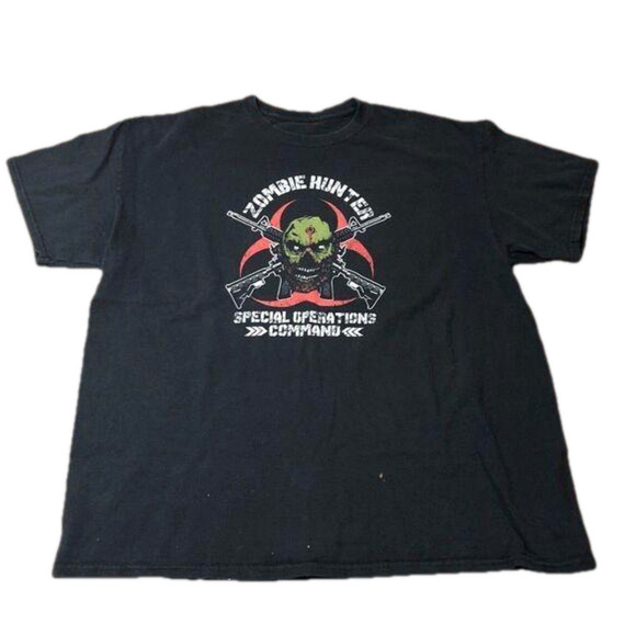 Men's Graphic Print Zombie Hunter T-shirt - Picture 1 of 6